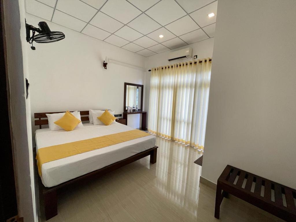 Theon Resort Anuradhapura Exterior foto